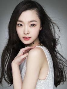 何玉琼个人资料,才华横溢的艺术家与教育者